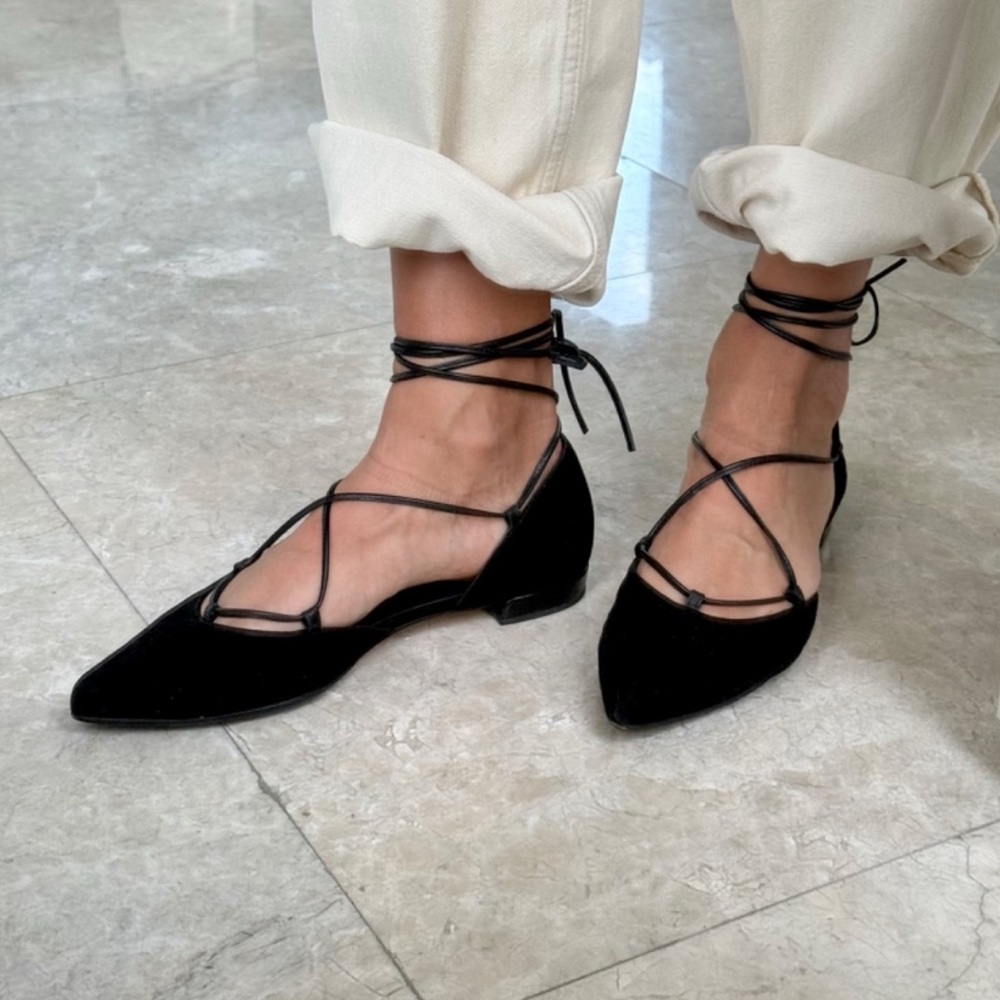 Stuart Weitzman Black Gilligan Suede Lace Up Pointed Toe Flats SIZE 10